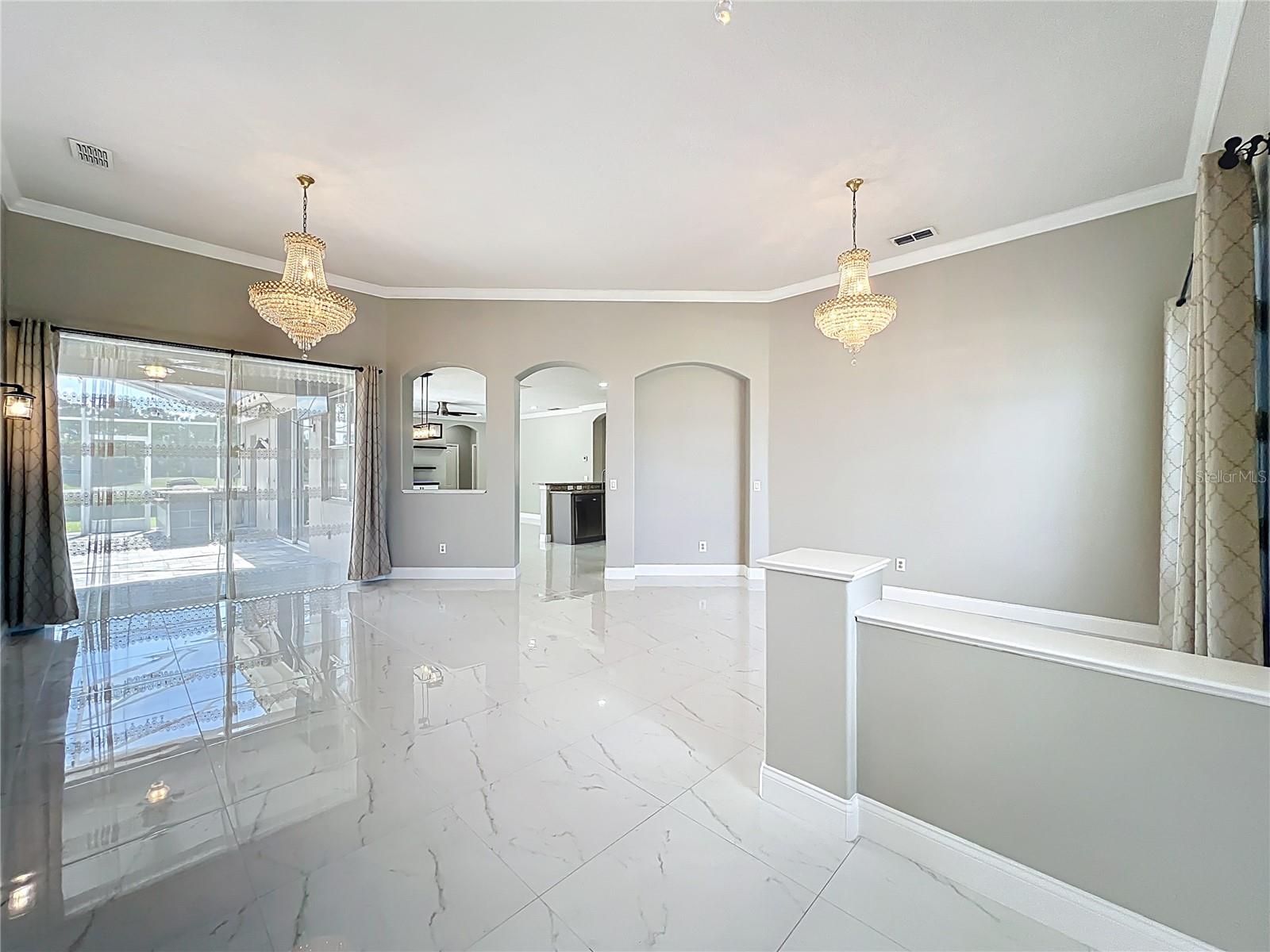 Image 7 of 98 For 9334 Whispering Meadows Lane