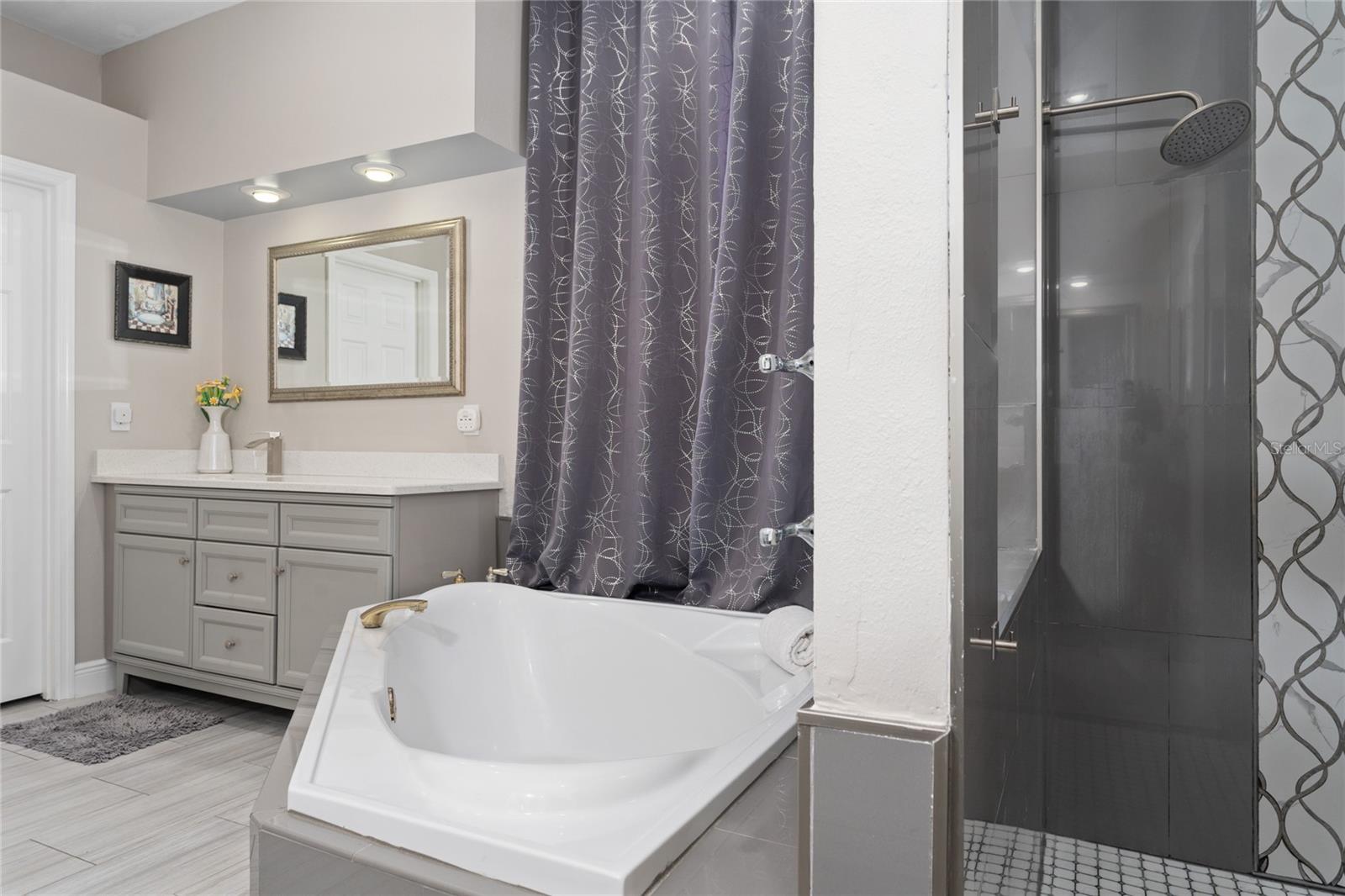 Image 32 of 51 For 7665 Mount Carmel Drive