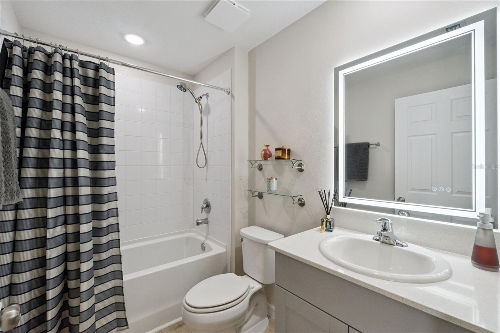 Image 13 of 27 For 4015 Gardenia Avenue