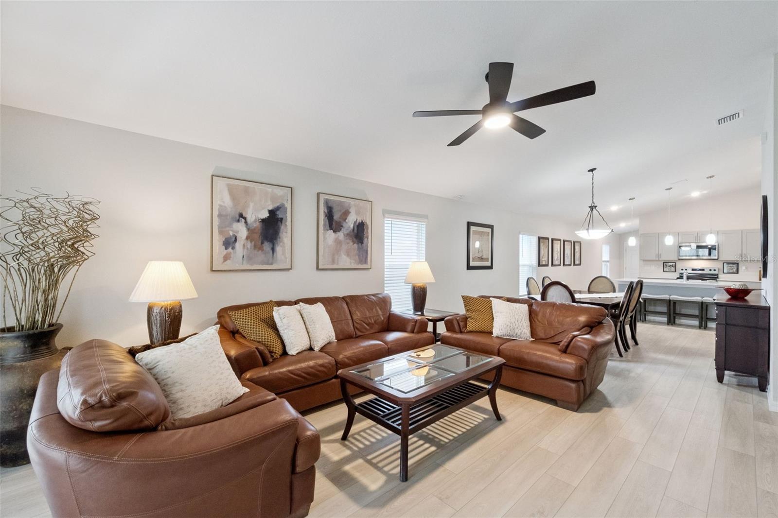 Image 3 of 27 For 4015 Gardenia Avenue