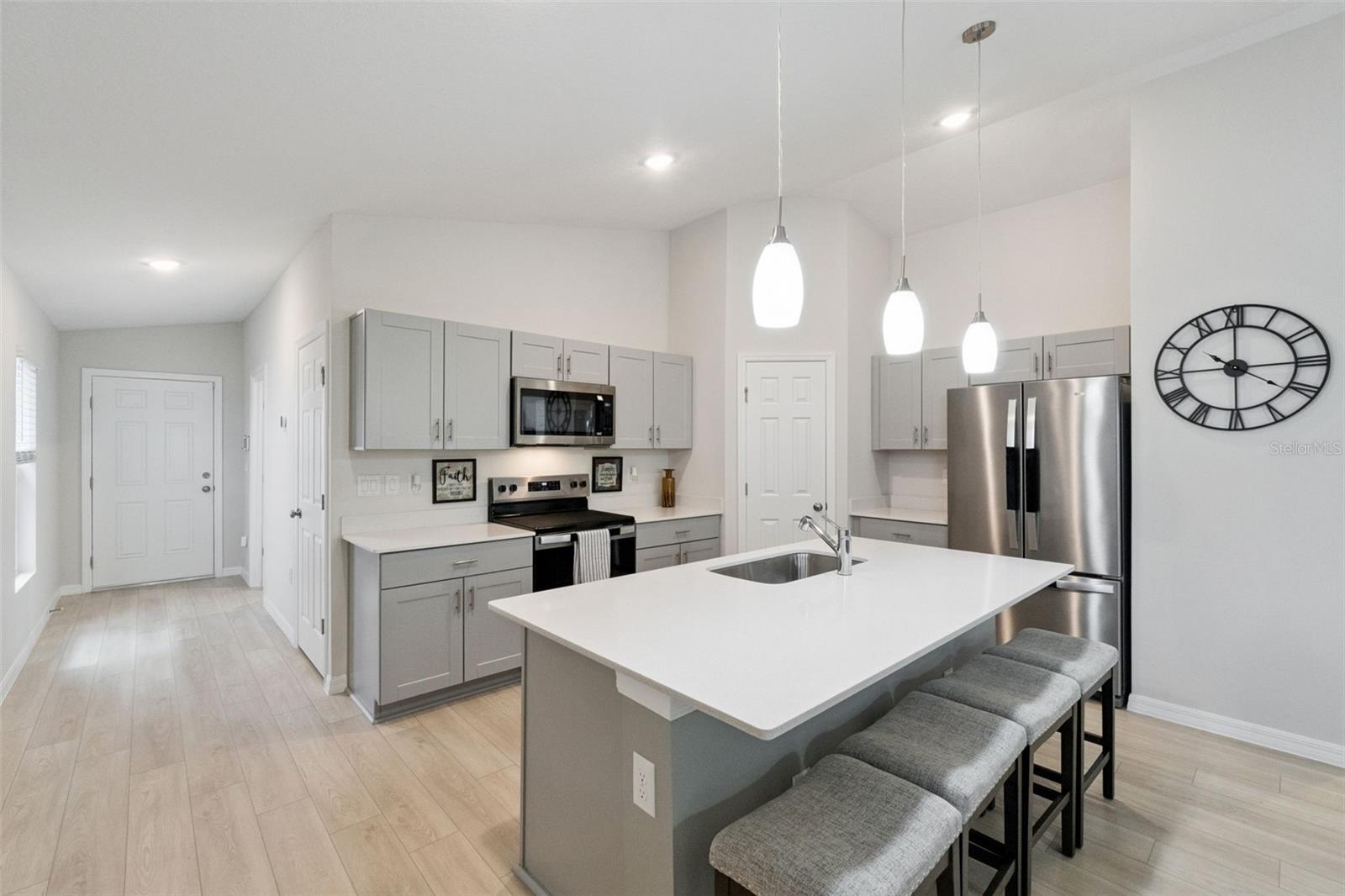 Image 6 of 27 For 4015 Gardenia Avenue