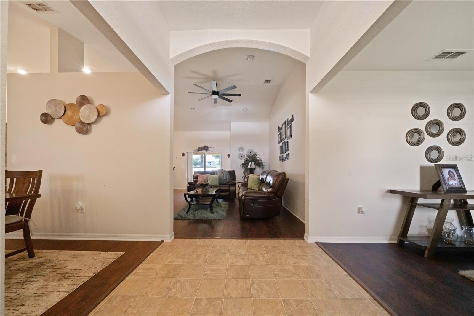 Image 3 of 16 For 6518 Crescent Loop