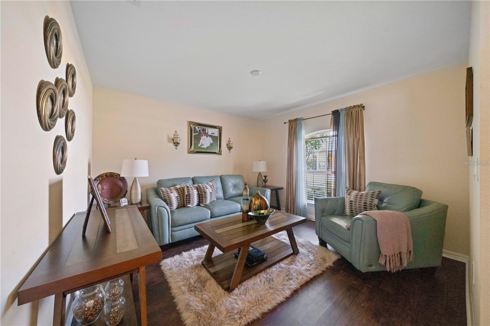 Image 4 of 16 For 6518 Crescent Loop