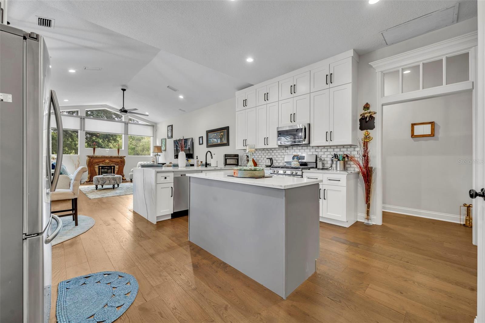 Image 18 of 68 For 13536 Sunset Lakes Circle