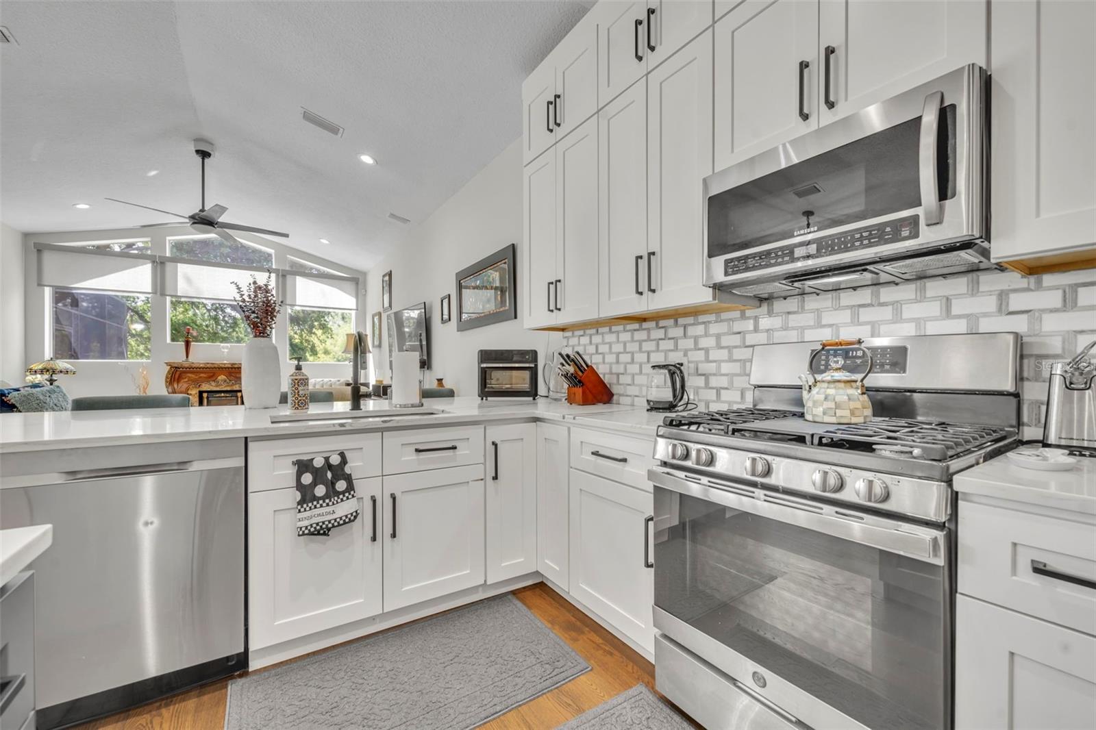 Image 22 of 68 For 13536 Sunset Lakes Circle