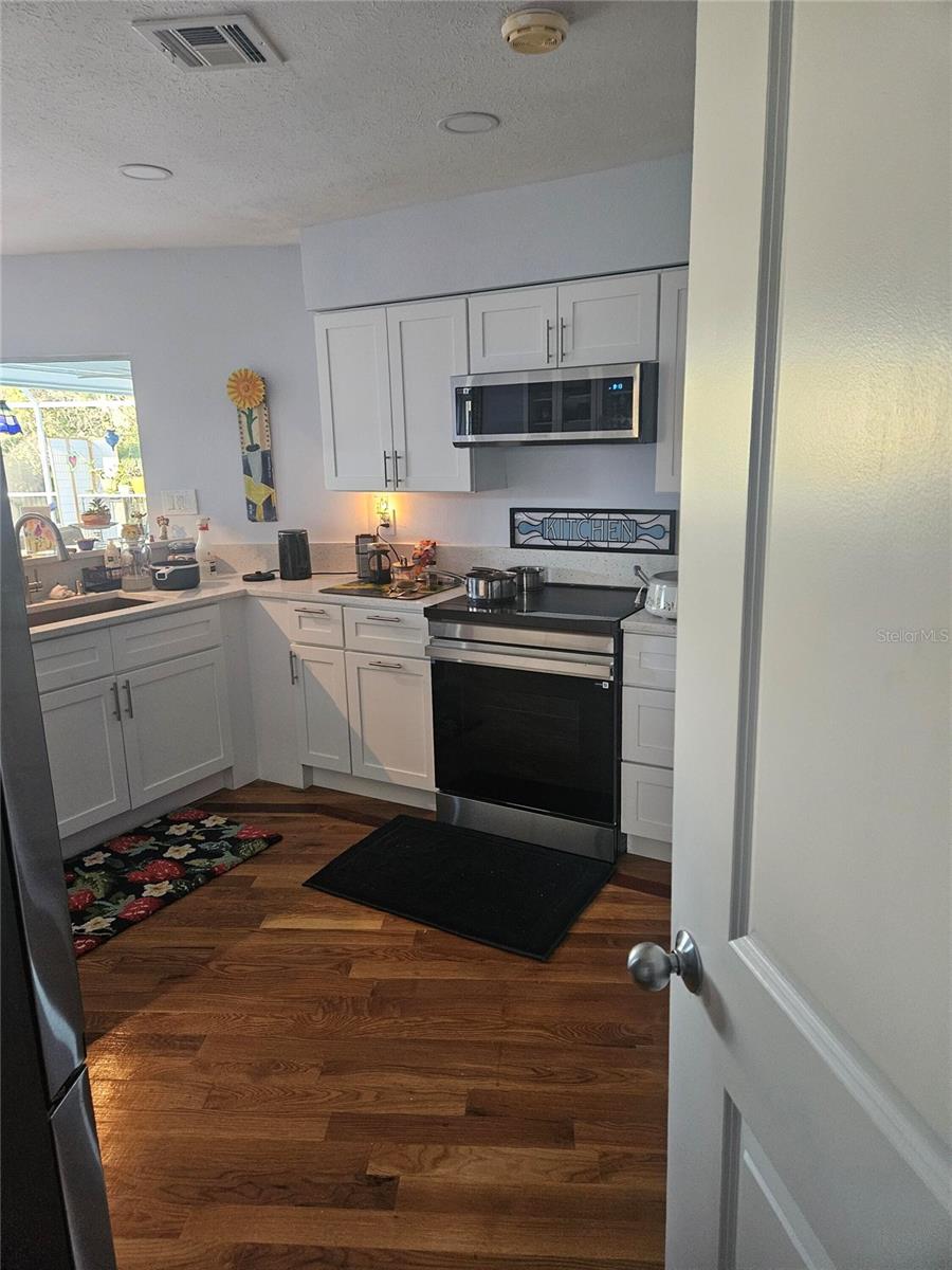 Image 11 of 33 For 43 Windsor Drive