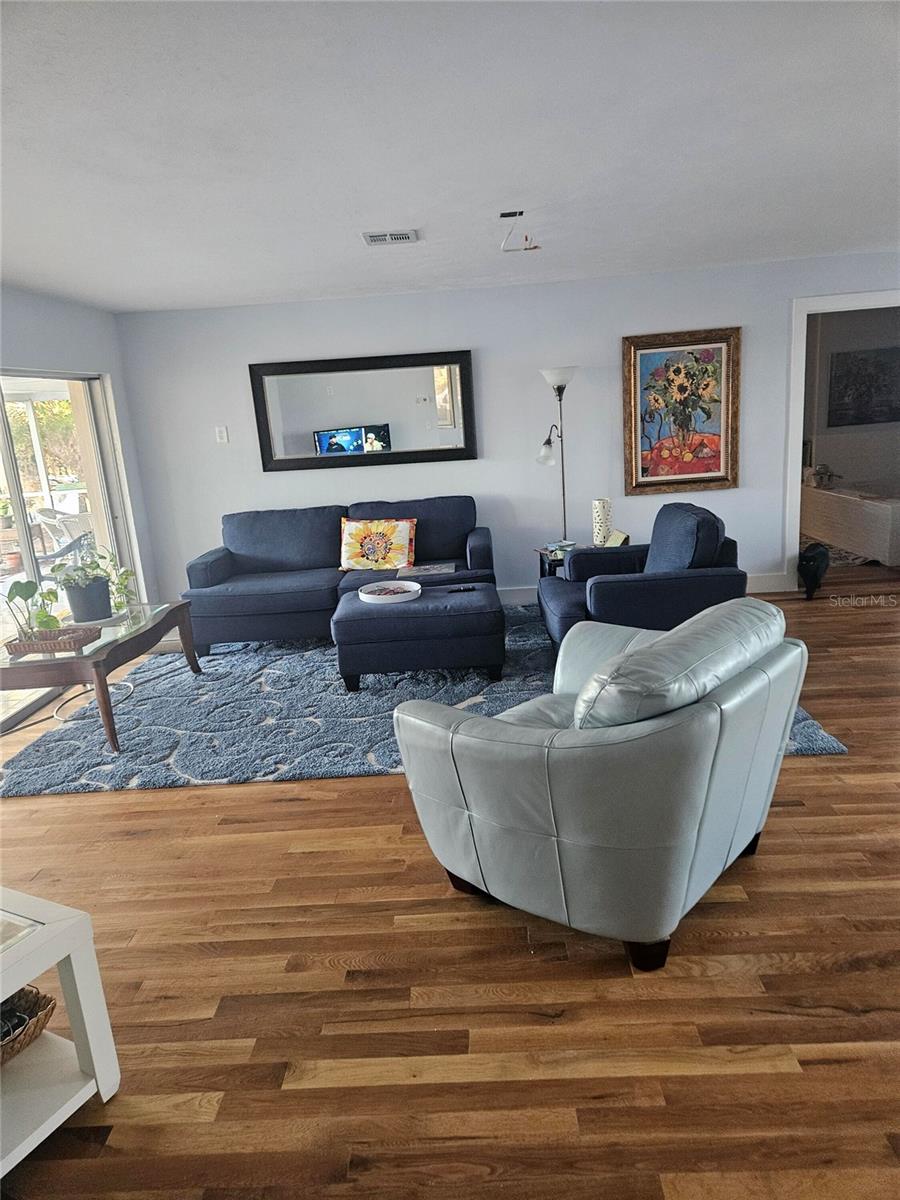 Image 12 of 33 For 43 Windsor Drive