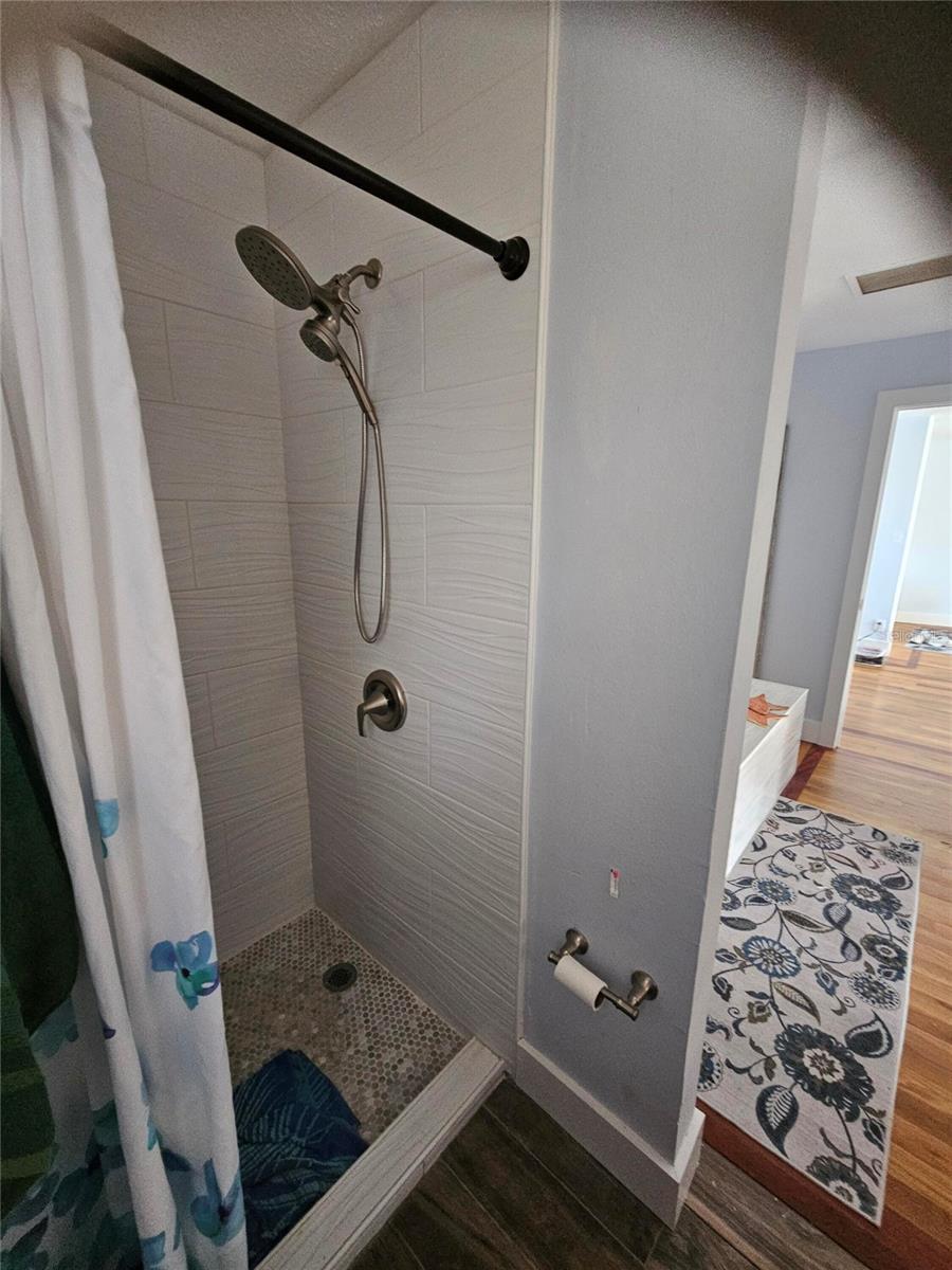 Image 14 of 33 For 43 Windsor Drive