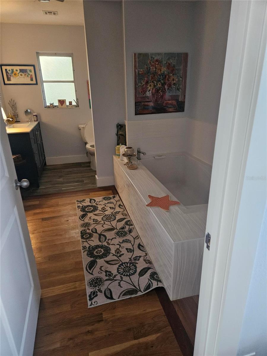 Image 4 of 33 For 43 Windsor Drive