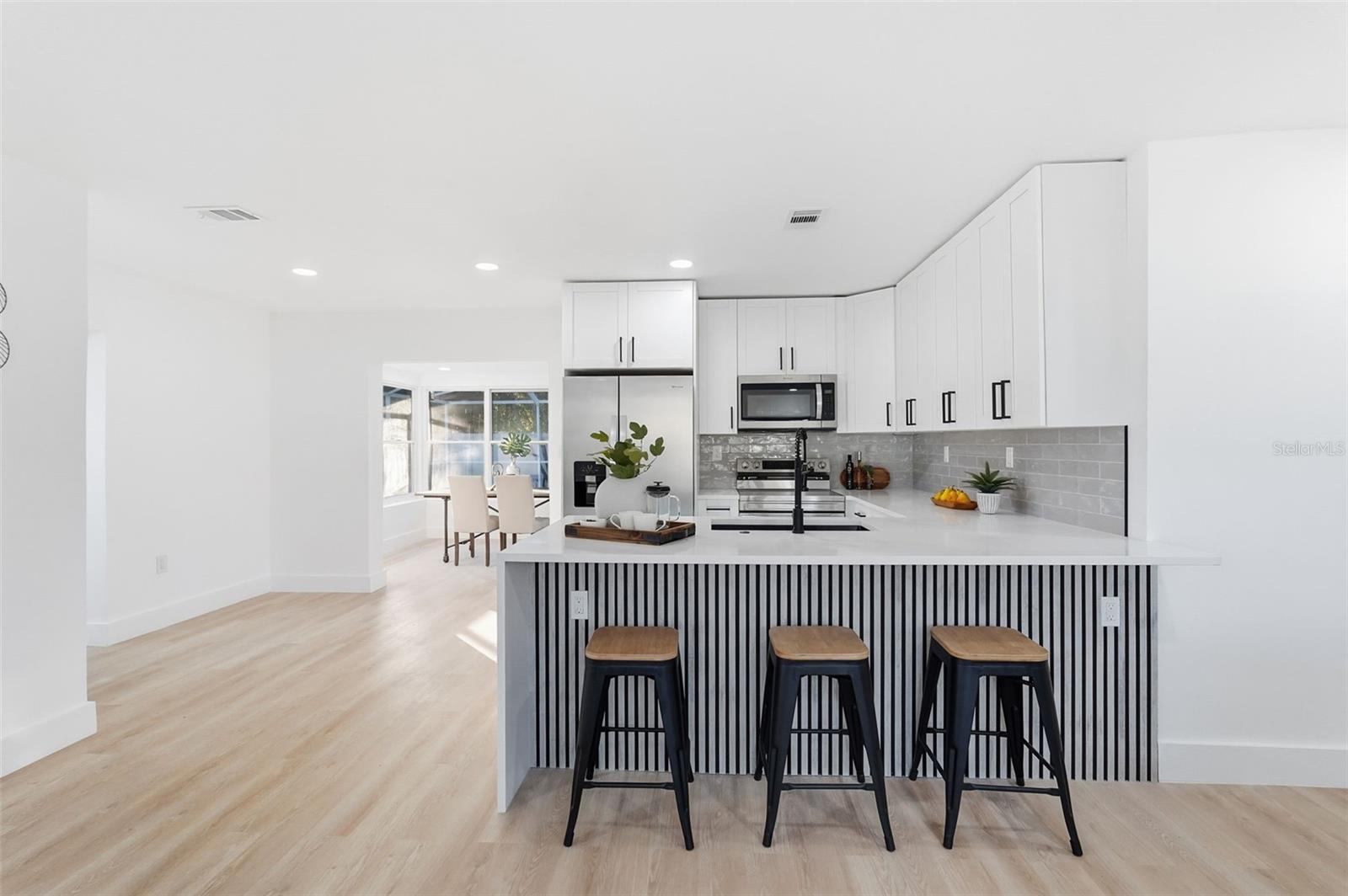 Image 13 of 39 For 2470 Del Rio Way