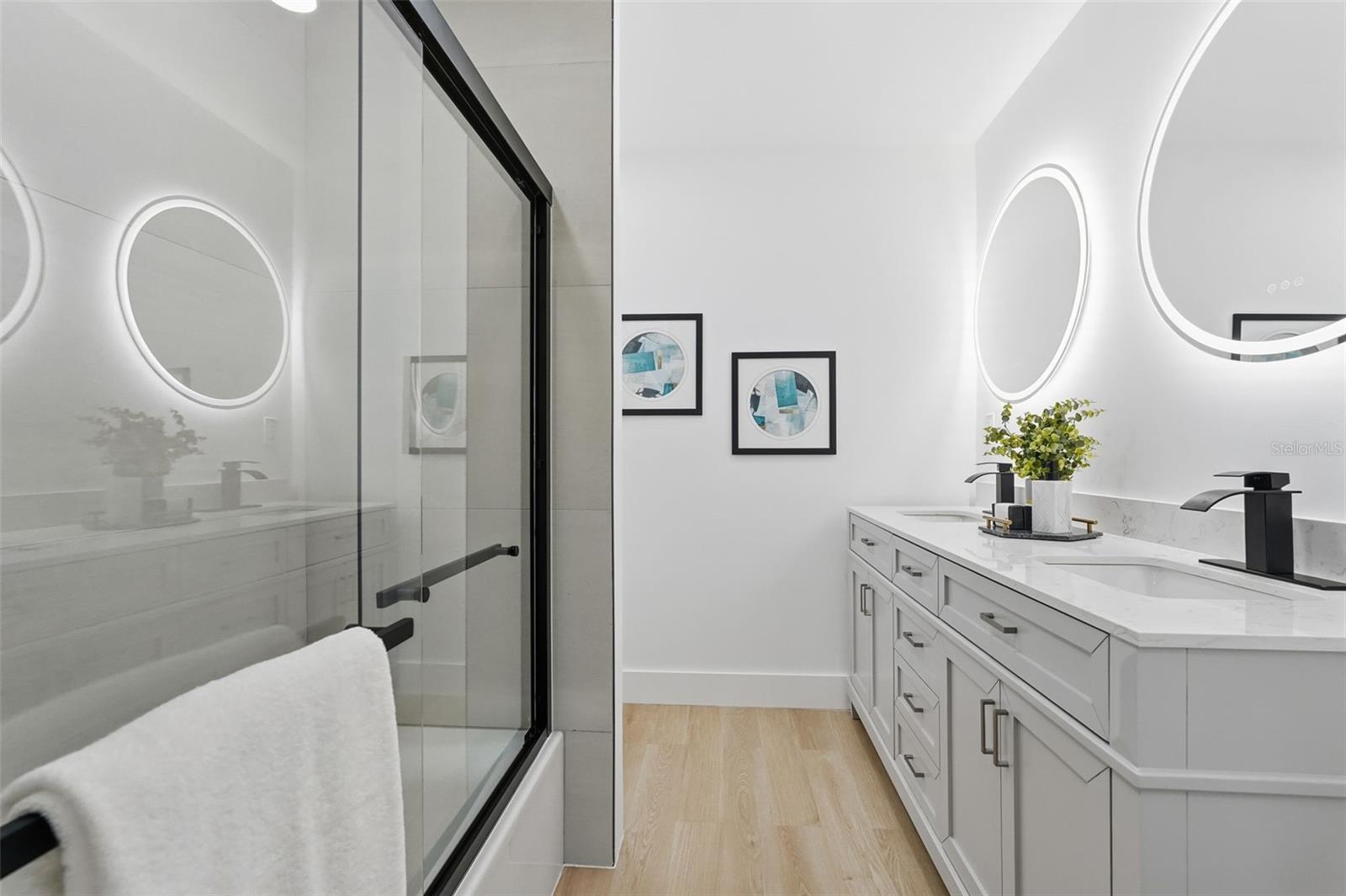 Image 22 of 39 For 2470 Del Rio Way