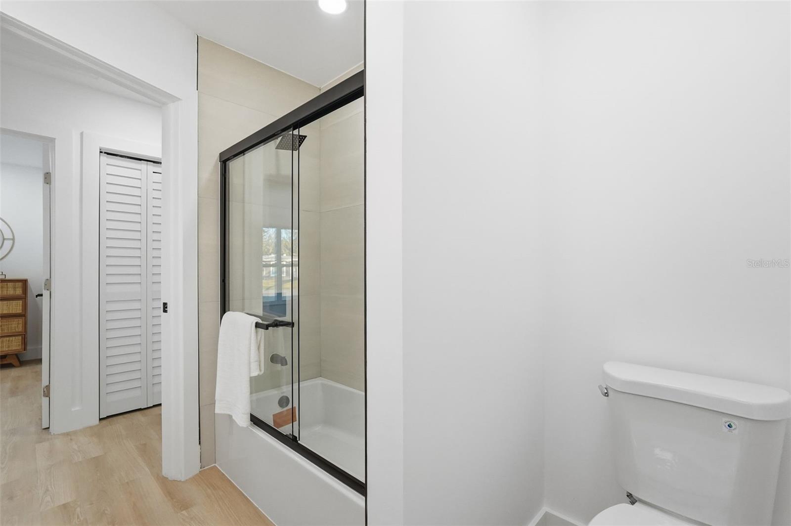 Image 24 of 39 For 2470 Del Rio Way