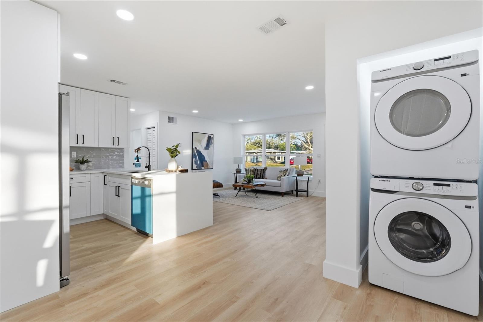 Image 28 of 39 For 2470 Del Rio Way