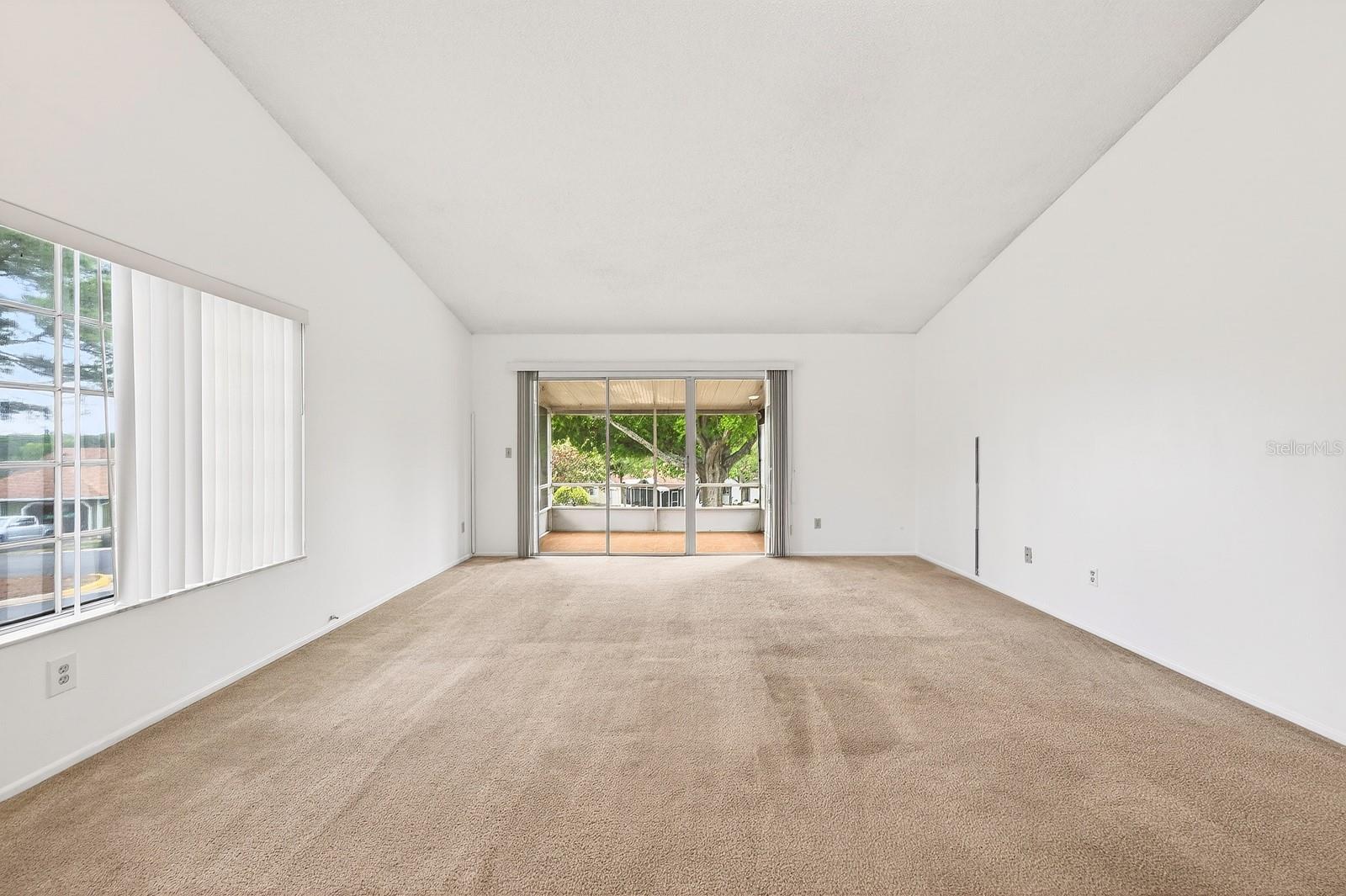 Image 12 of 43 For 568 Abington Court