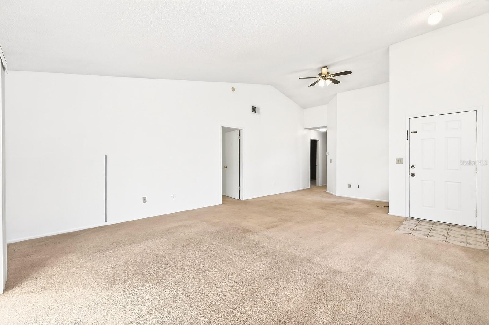 Image 13 of 43 For 568 Abington Court