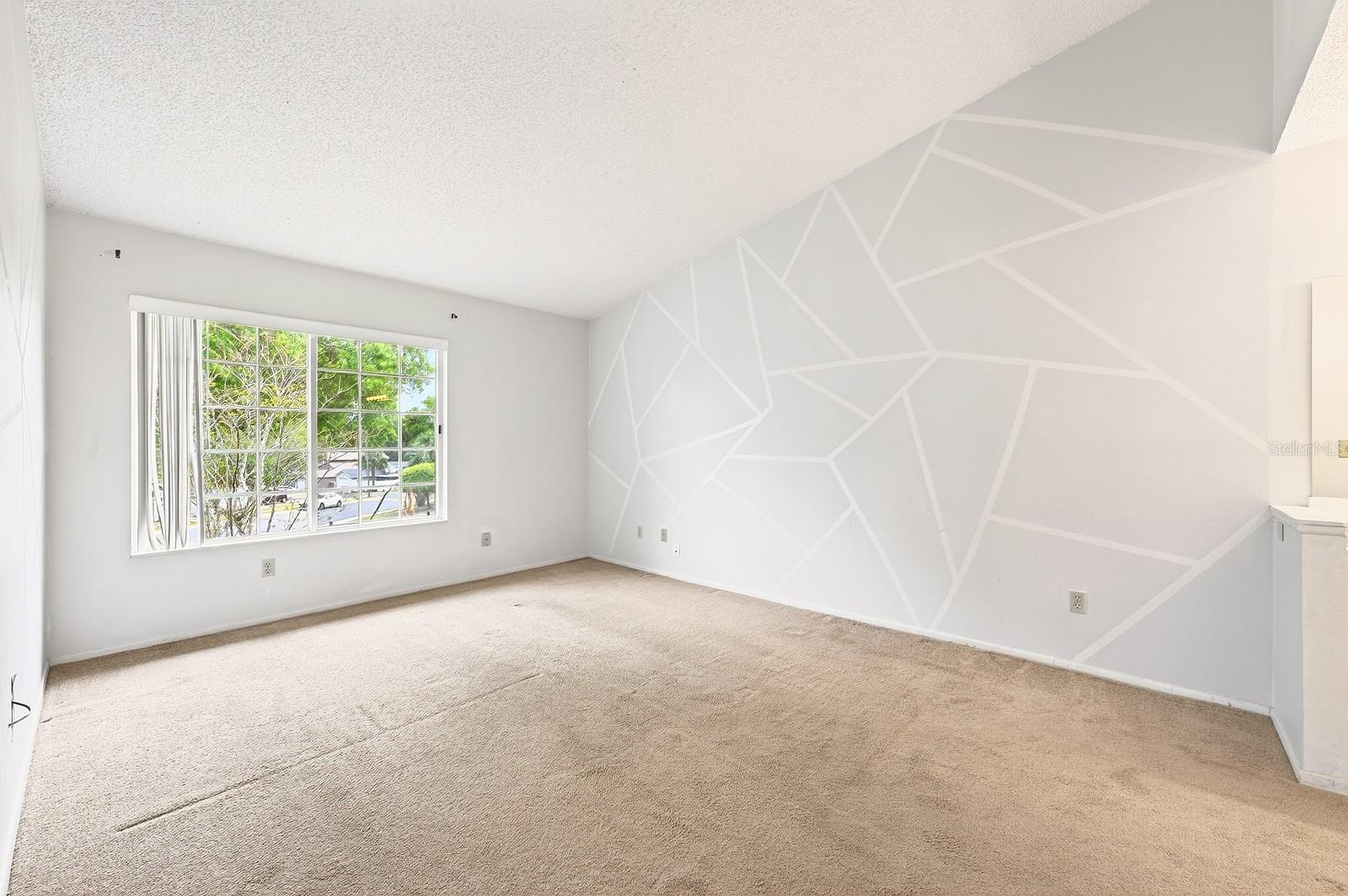 Image 22 of 43 For 568 Abington Court