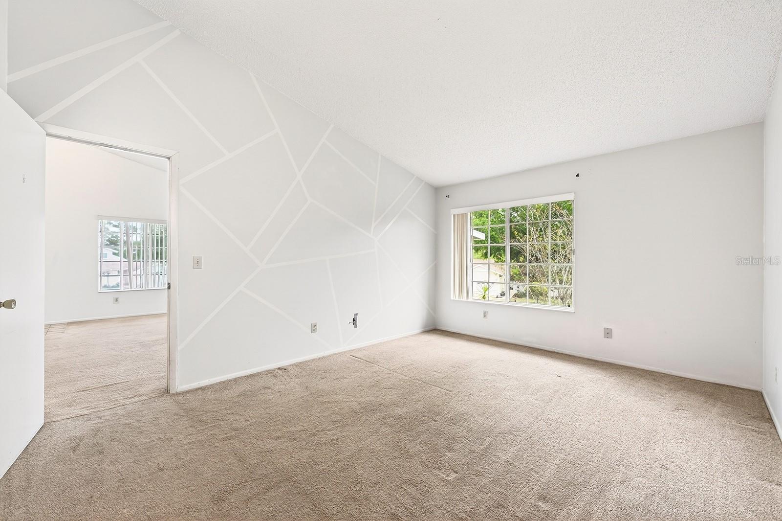 Image 25 of 43 For 568 Abington Court