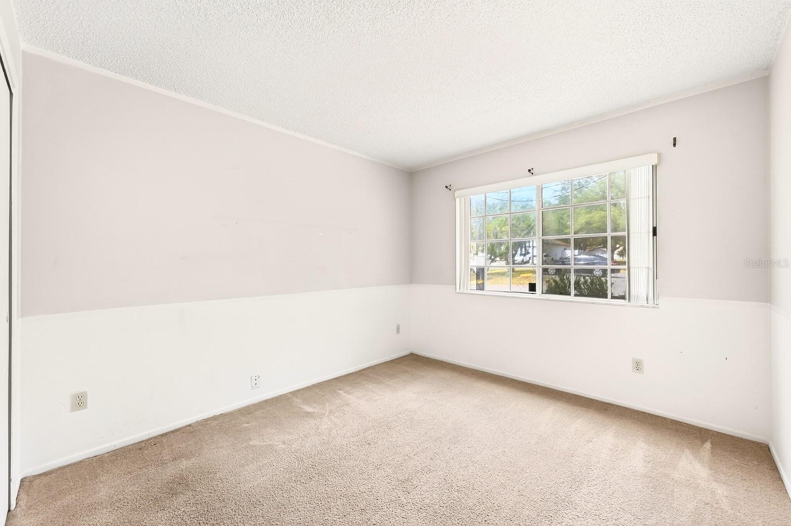 Image 31 of 43 For 568 Abington Court