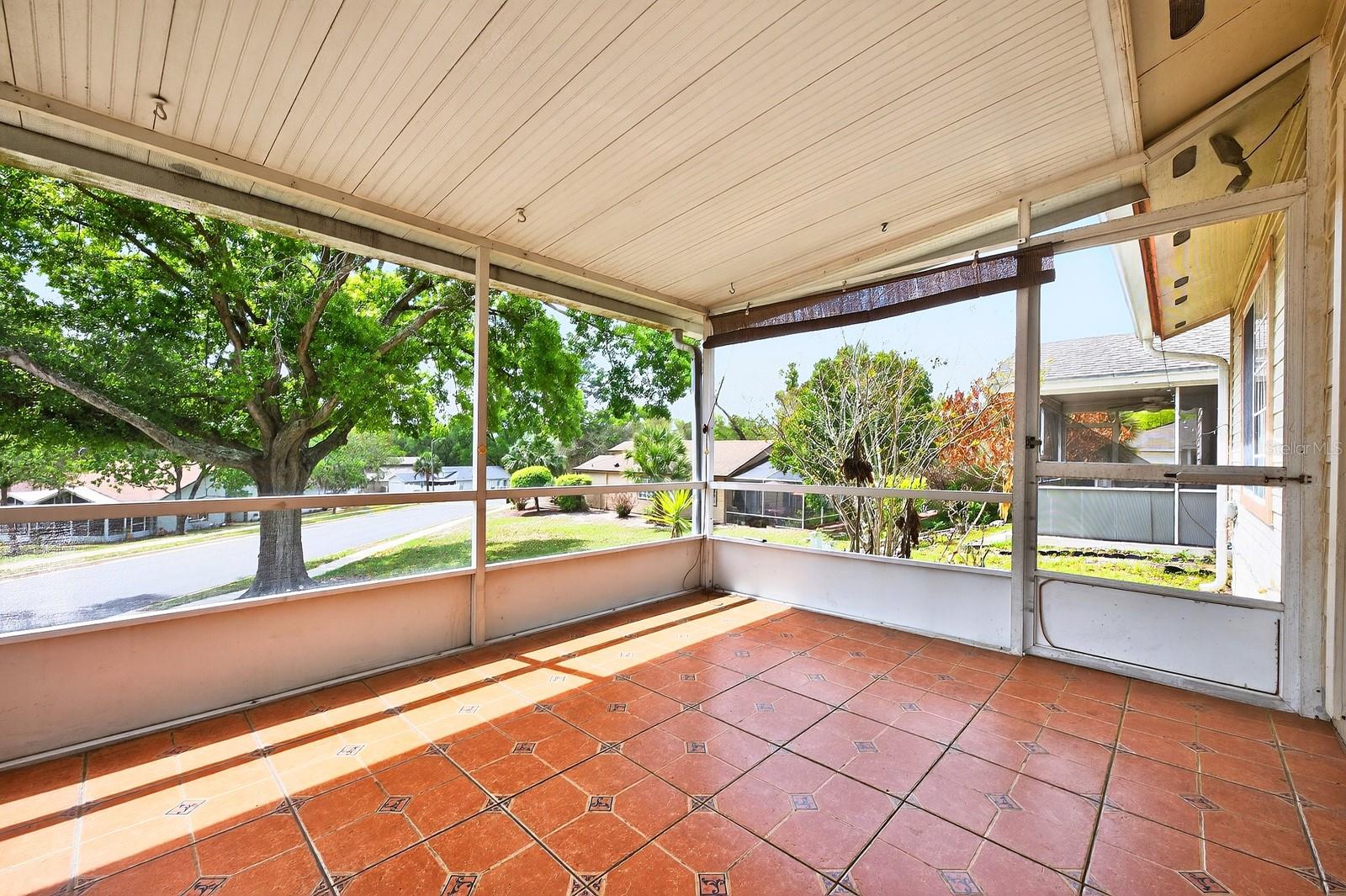 Image 34 of 43 For 568 Abington Court