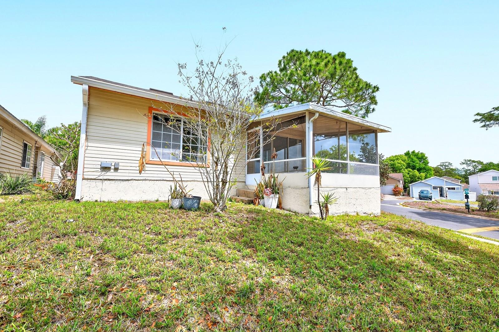 Image 36 of 43 For 568 Abington Court