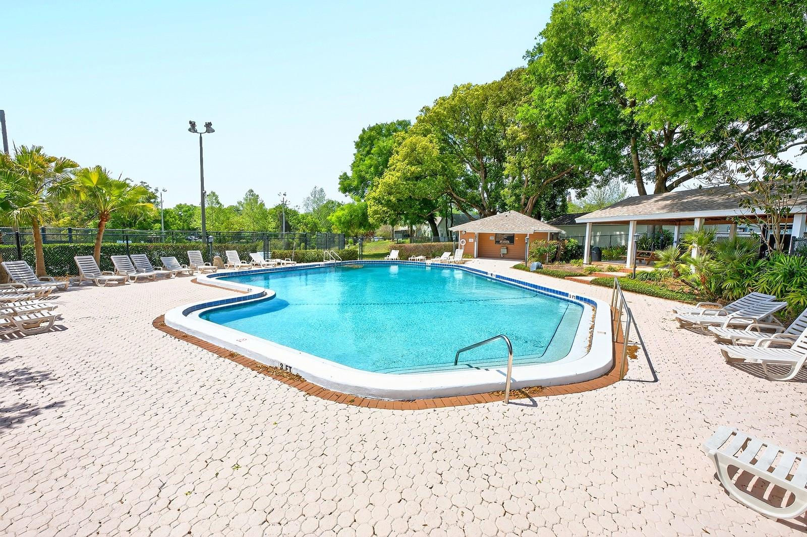 Image 41 of 43 For 568 Abington Court