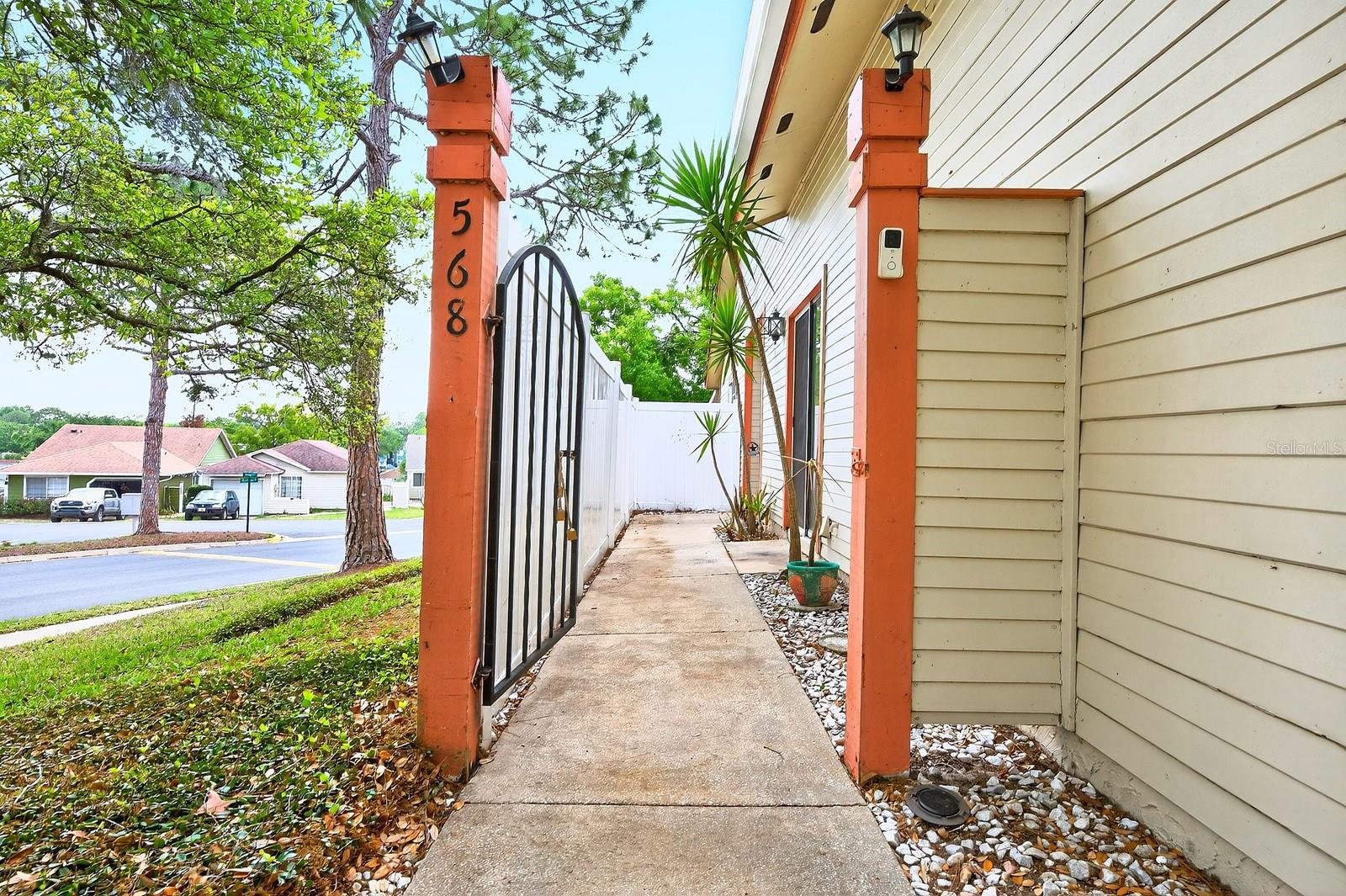 Image 5 of 43 For 568 Abington Court