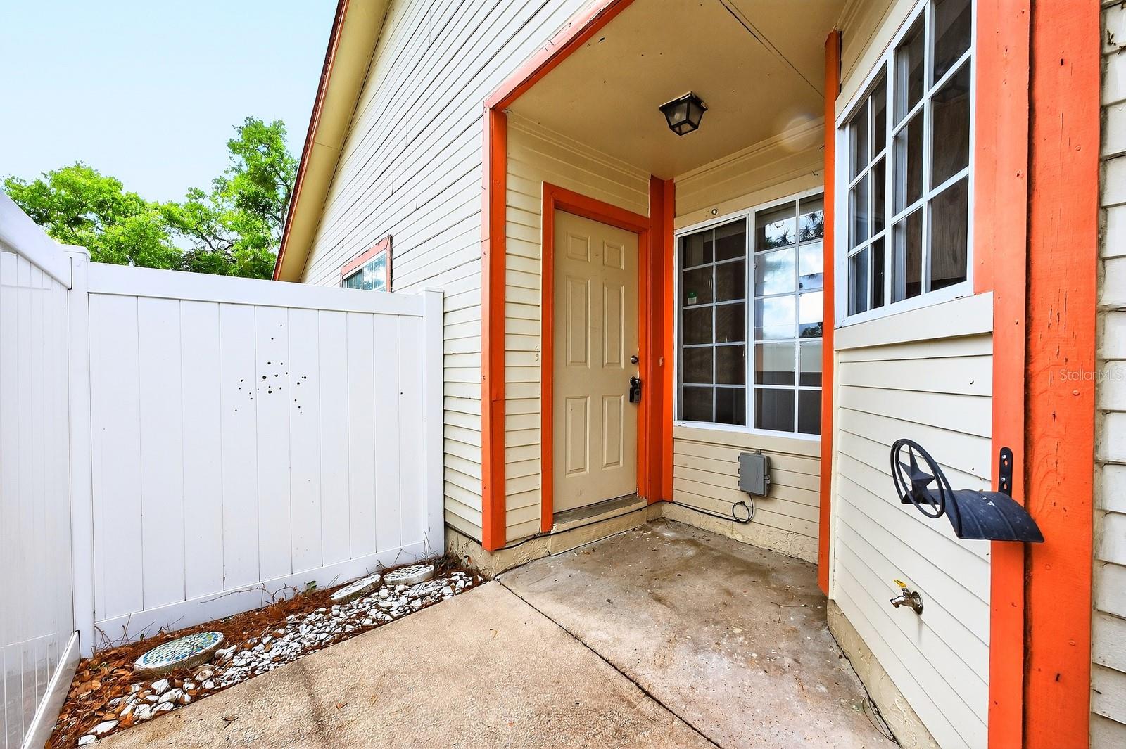 Image 7 of 43 For 568 Abington Court