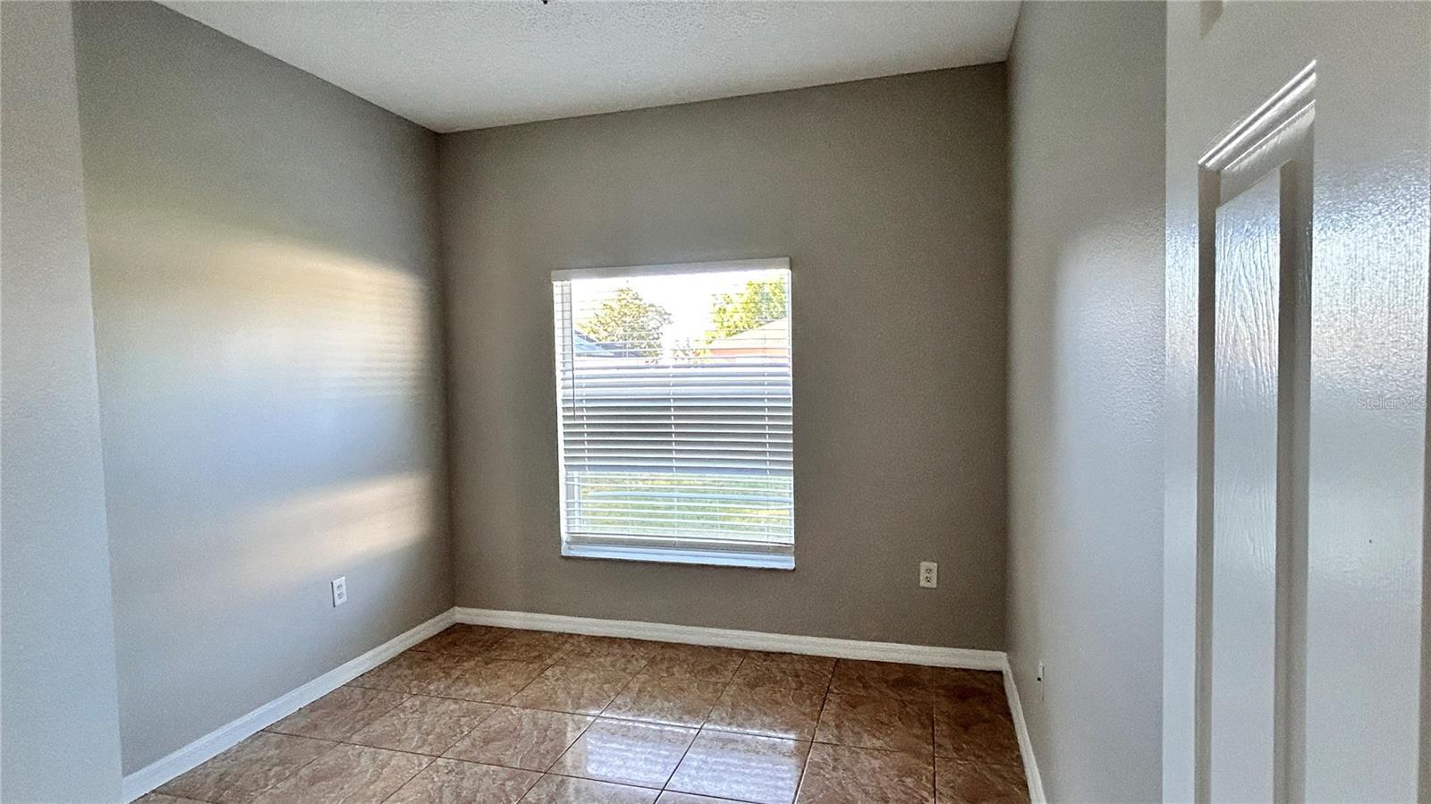 Image 11 of 27 For 420 Marlberry Leaf Court