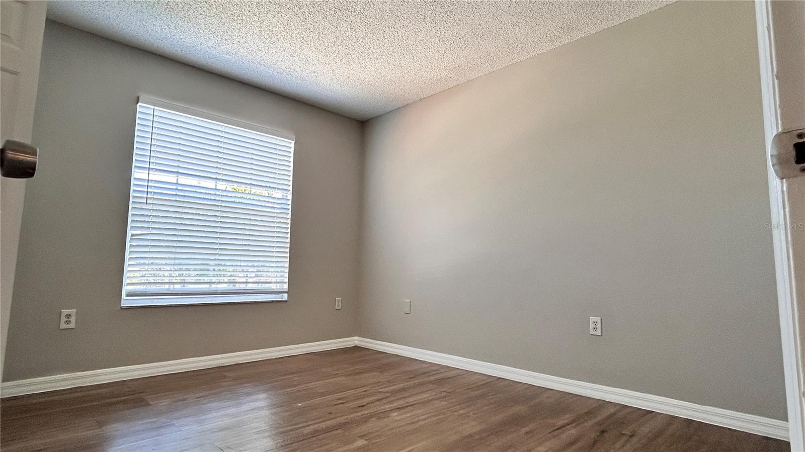 Image 19 of 27 For 420 Marlberry Leaf Court