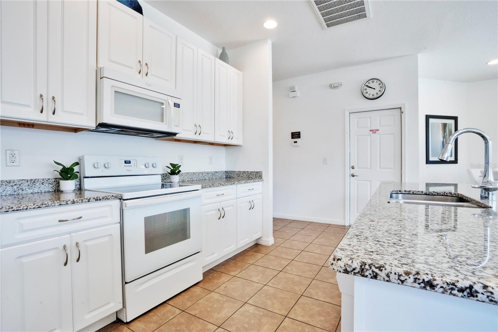Image 18 of 52 For 2613 Rosemont Circle
