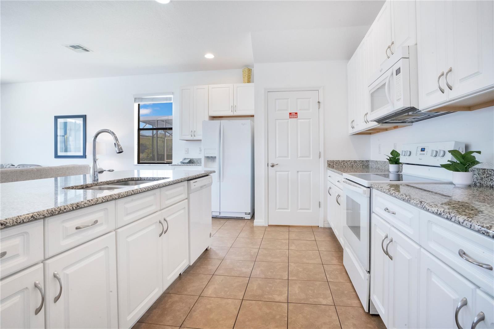 Image 19 of 52 For 2613 Rosemont Circle