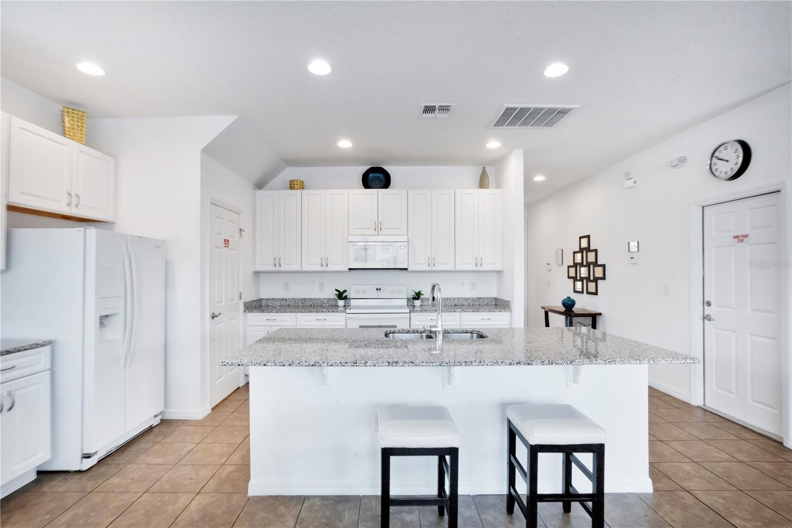 Image 21 of 52 For 2613 Rosemont Circle