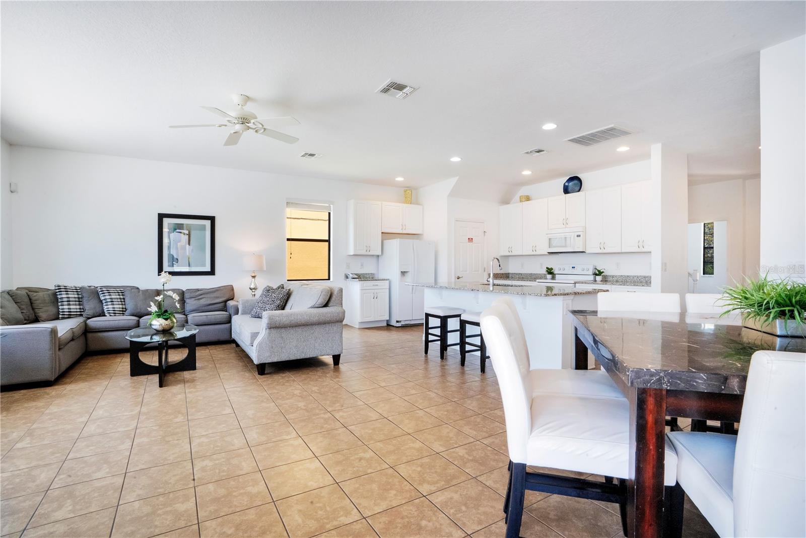 Image 3 of 52 For 2613 Rosemont Circle