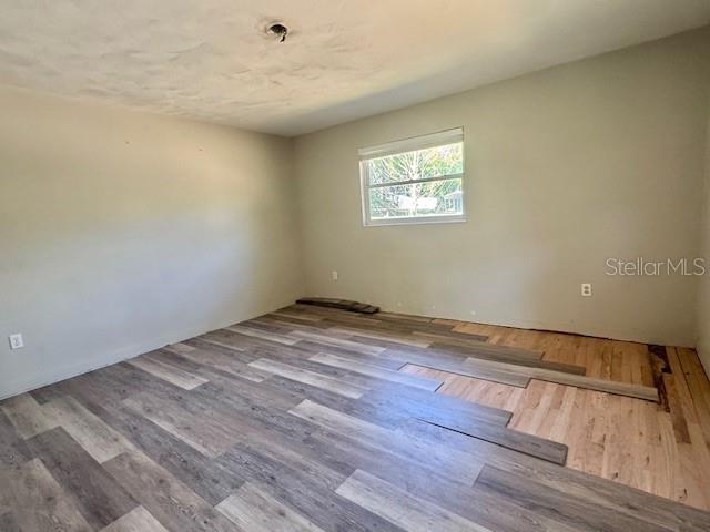 Image 10 of 13 For 1516 Crestview Drive