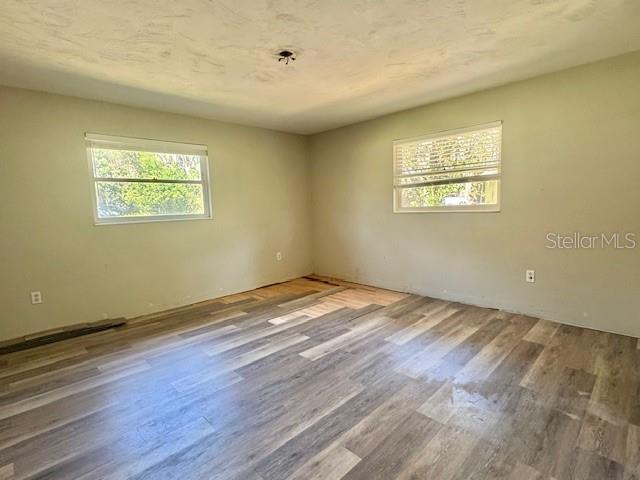 Image 11 of 13 For 1516 Crestview Drive