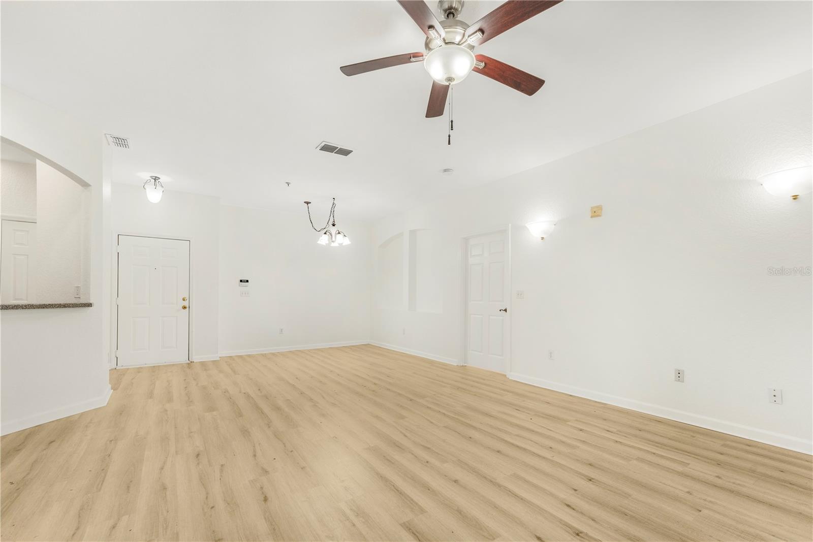 Image 3 of 21 For 3351 Whitestone Circle 304