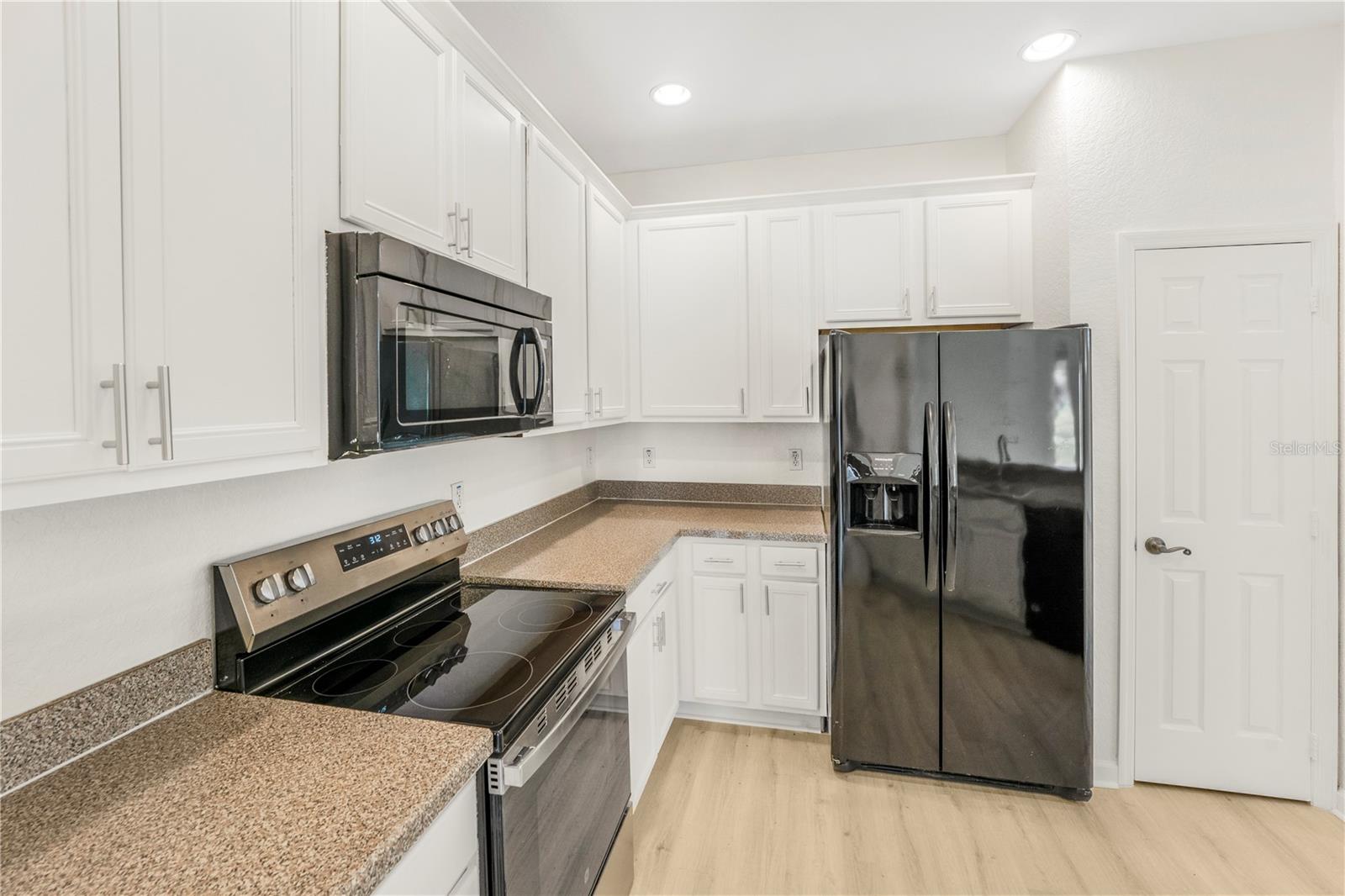 Image 5 of 21 For 3351 Whitestone Circle 304