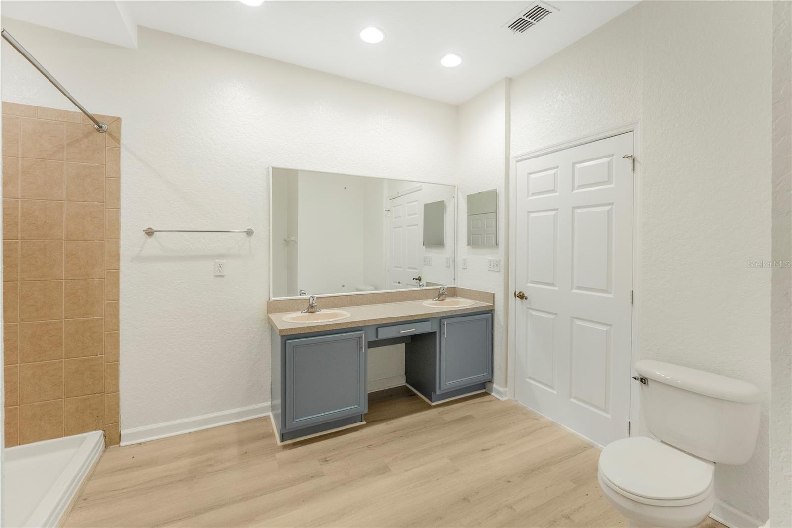 Image 9 of 21 For 3351 Whitestone Circle 304