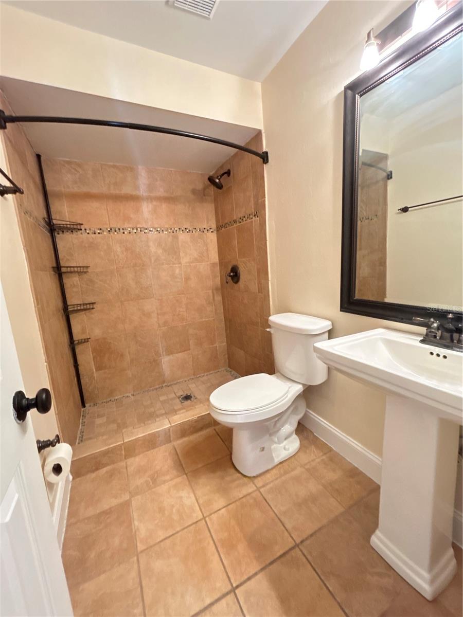 Image 38 of 60 For 7508 Glenmoor Lane