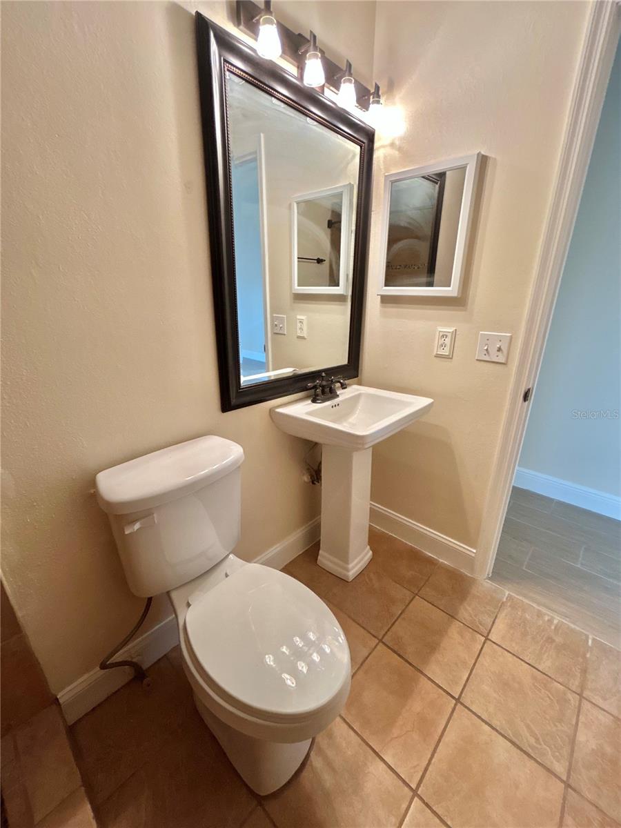 Image 42 of 60 For 7508 Glenmoor Lane