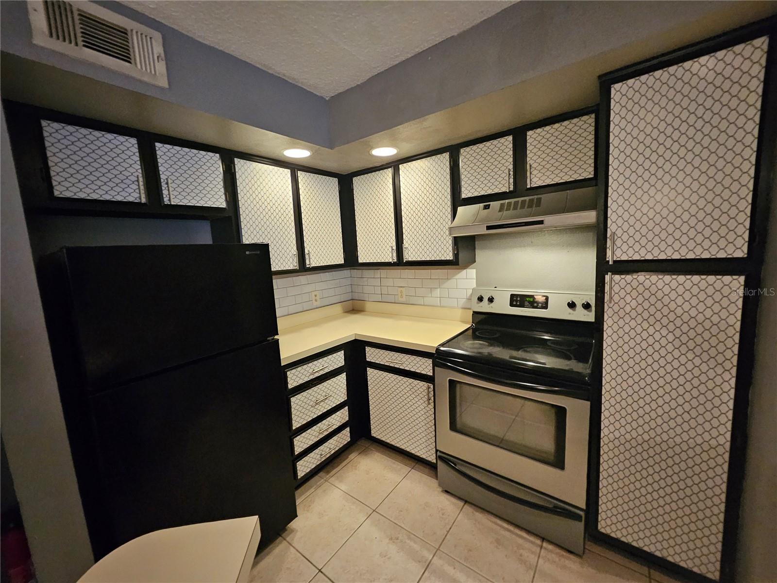 Image 18 of 19 For 4518 Commander Drive 1915