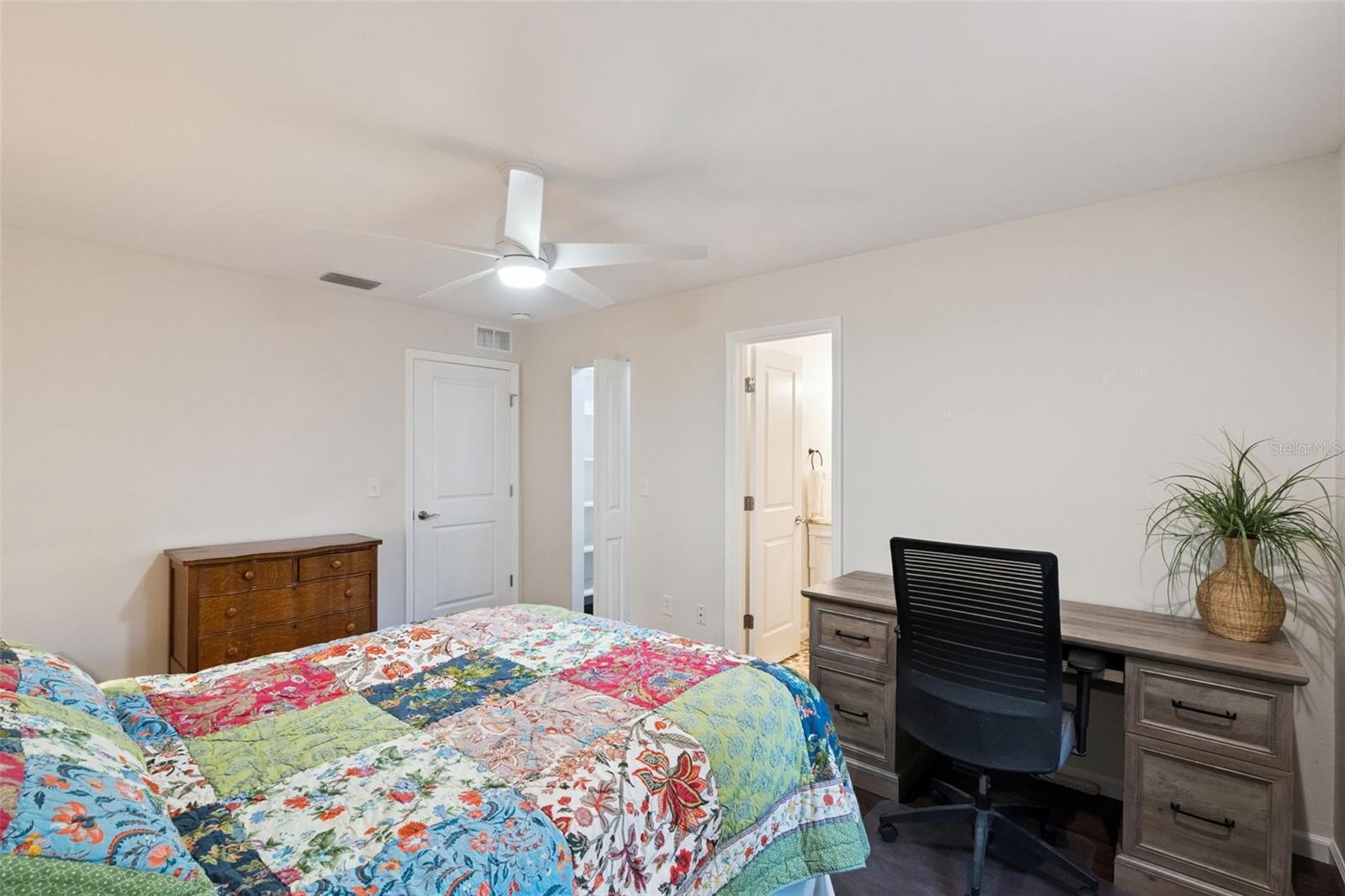 Image 19 of 35 For 5307 Hansel Avenue D8