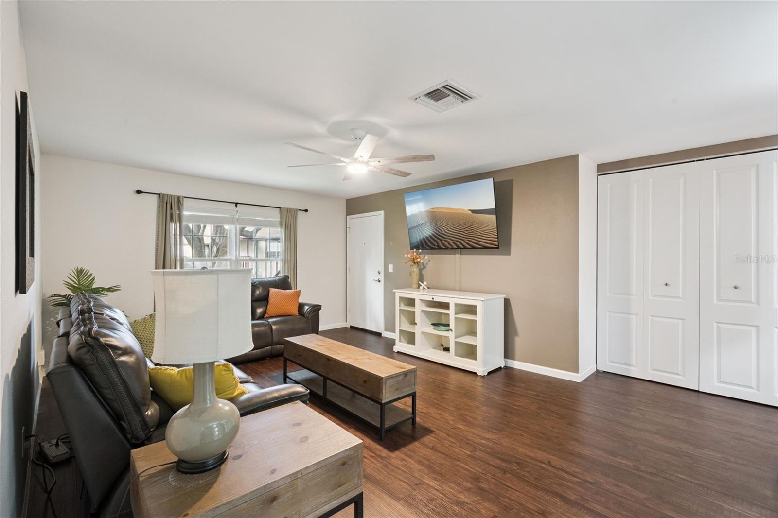 Image 6 of 35 For 5307 Hansel Avenue D8