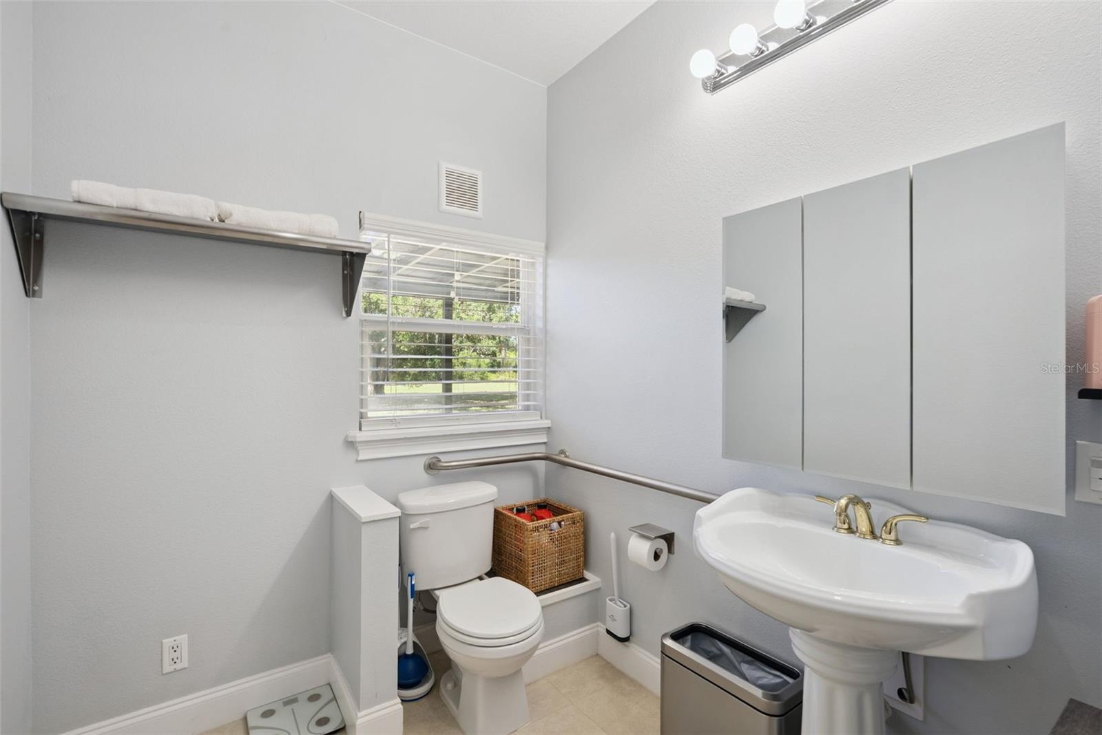 Image 33 of 68 For 1498 Markham Woods Road