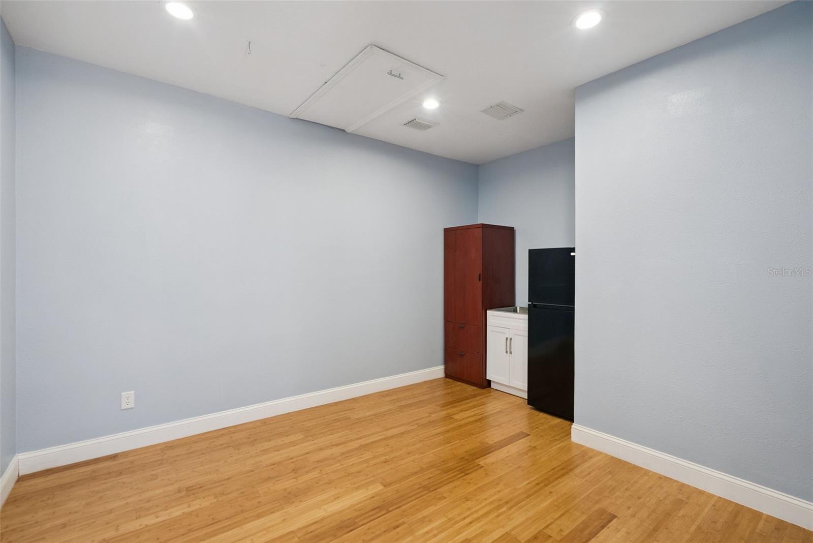 Image 37 of 68 For 1498 Markham Woods Road