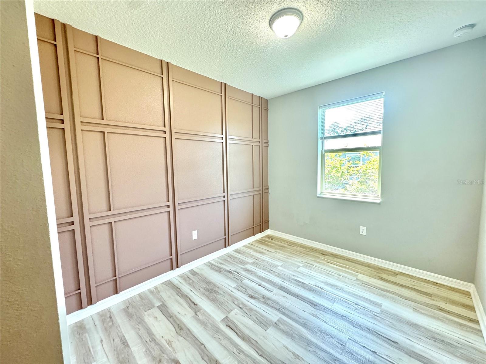 Image 17 of 28 For 229 Rustic Loop