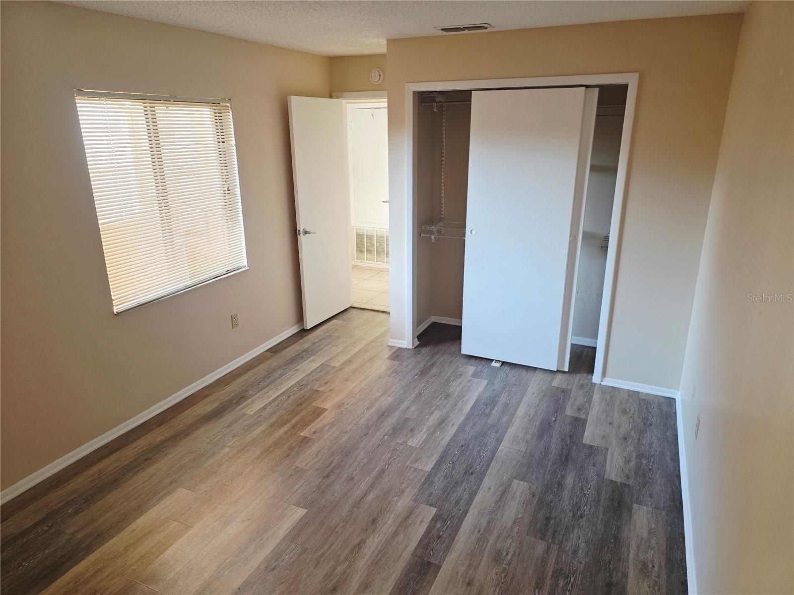 Image 15 of 35 For 7543 Sugar Bend Drive 7543