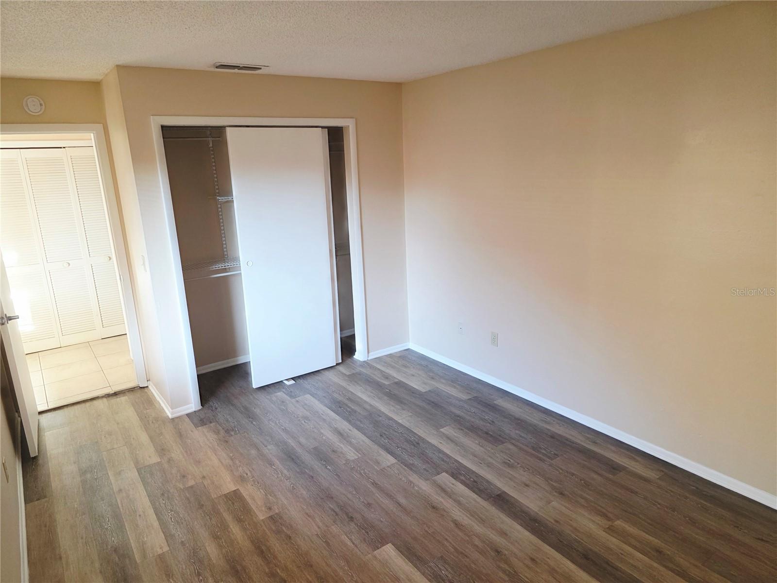 Image 18 of 35 For 7543 Sugar Bend Drive 7543