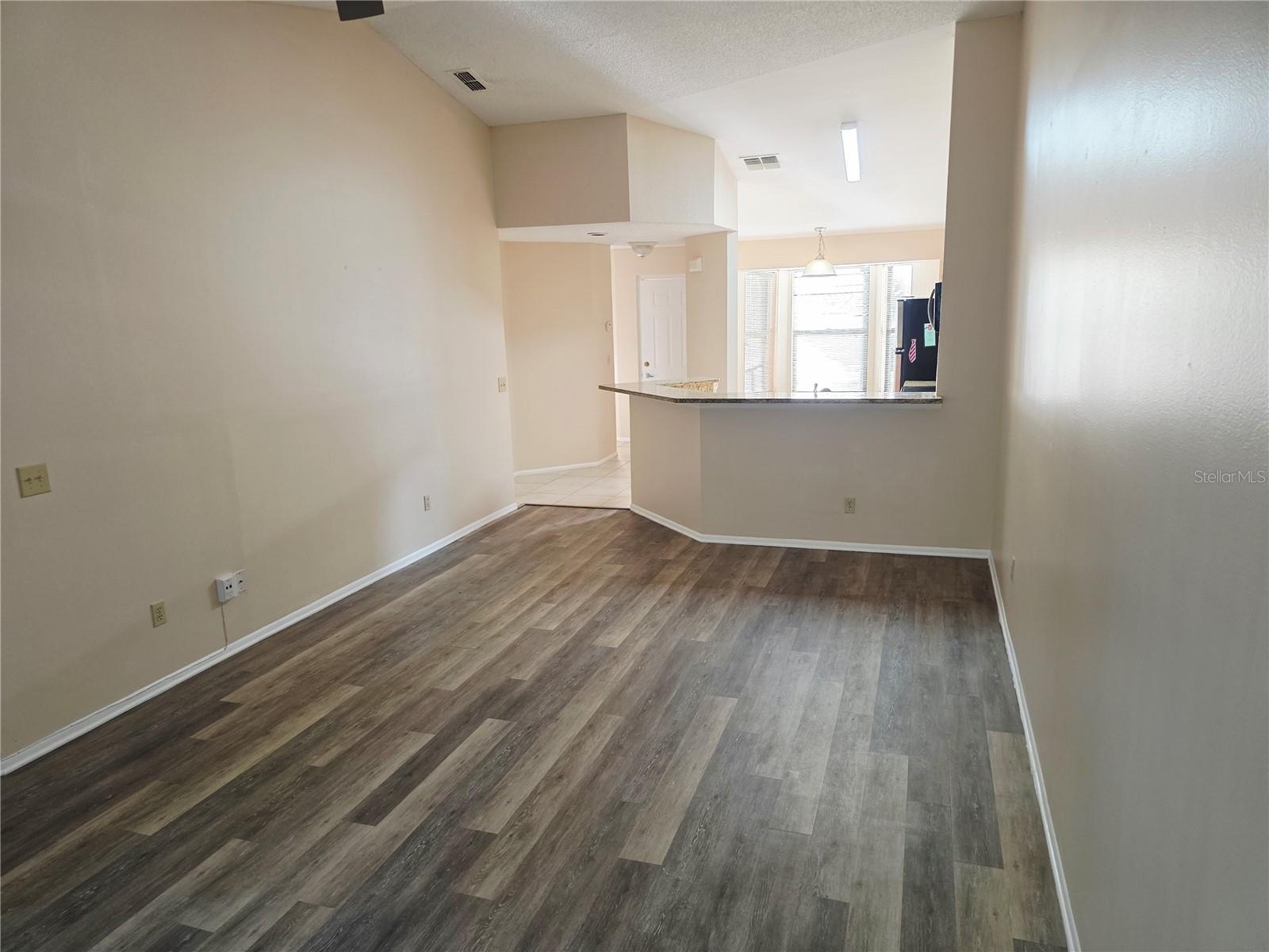 Image 6 of 35 For 7543 Sugar Bend Drive 7543