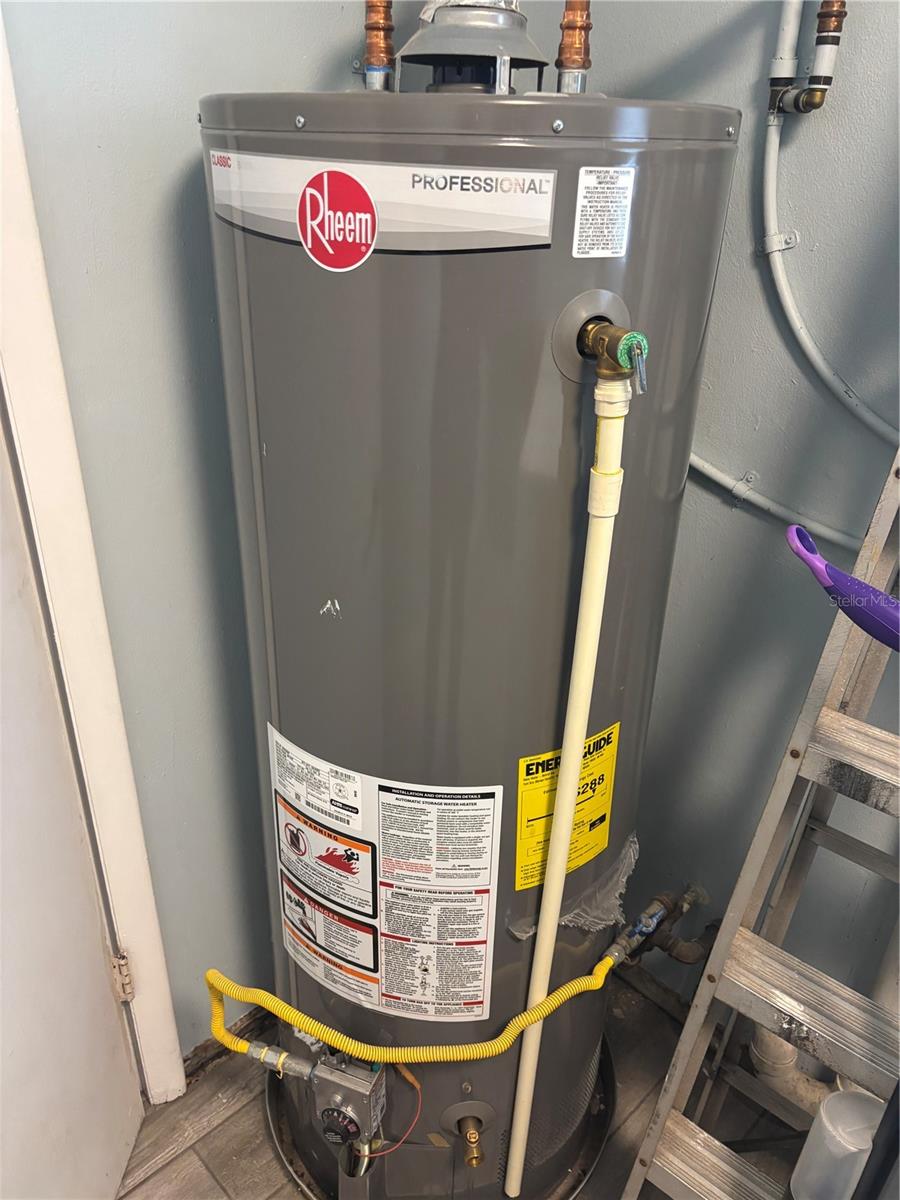 Image 22 of 55 For 668 Georgia Avenue